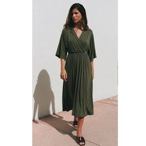 XIRENA Green Midi Dress Size Medium